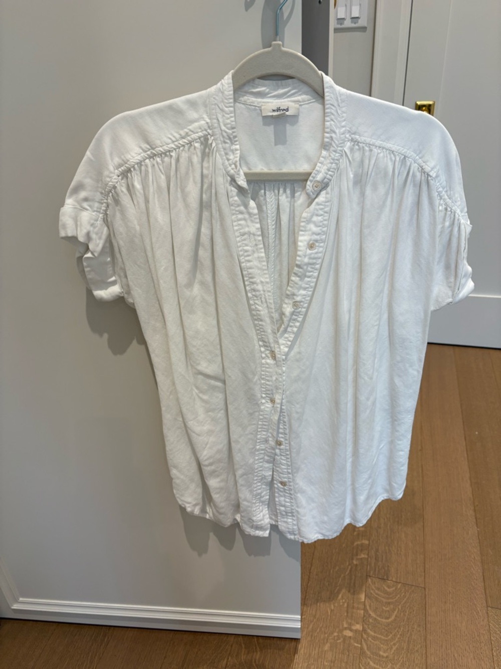 Wilfred White Short-Sleeve Button-Front Blouse with Gathered Yoke